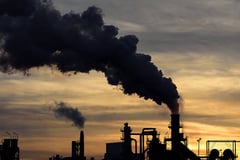San Simon acts on black smoke, pungent odor