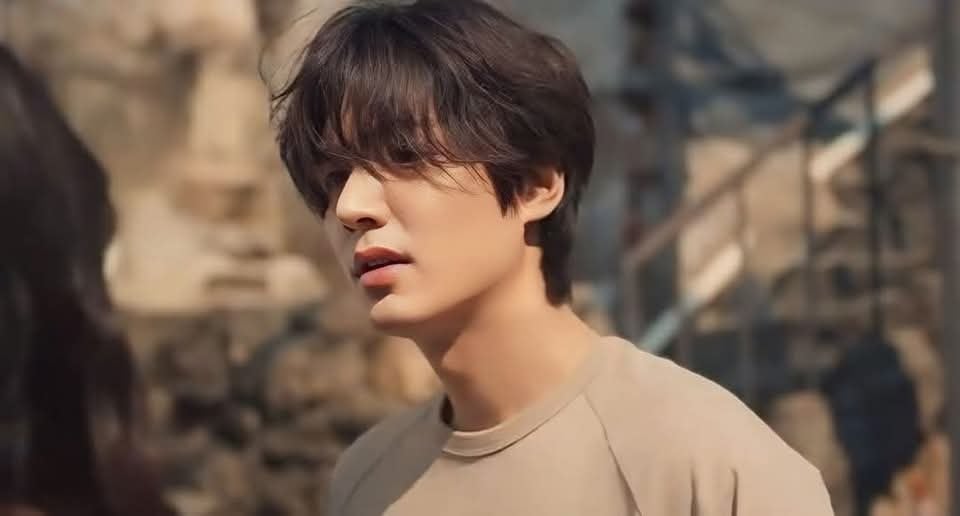 Lee Minho as Gong Ryong.