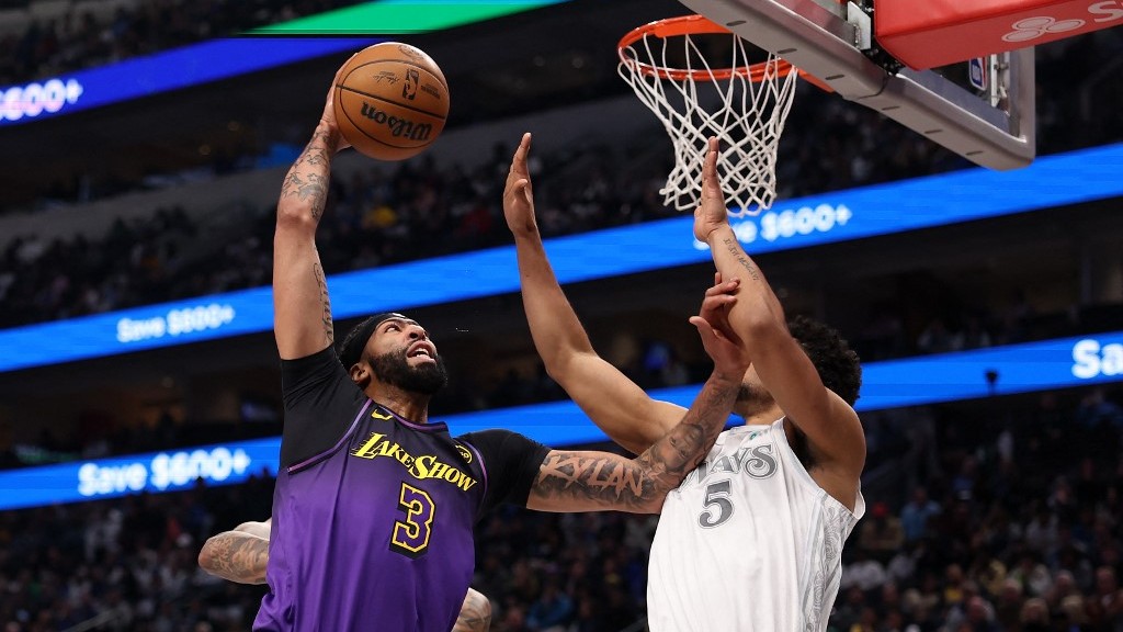 Short-handed Mavs cruise past Lakers, Timberwolves spoil Zion's return