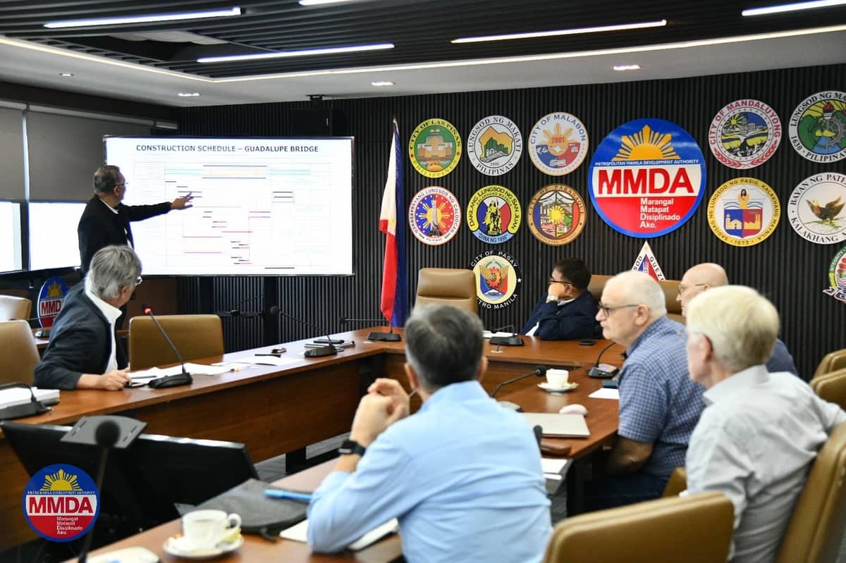 The Metropolitan Manila Development Authority announced preparations on 29 August 
2024 for the Department of Public Works and Highways’ scheduled rehabilitation of 
EDSA-Guadalupe Bridge, with partial lane closures set for October 2025 to allow repairs 
on the outer lanes.