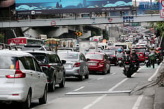 TNVS drivers file graft raps vs LTFRB-3 chief
