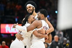 NBA-best Cavaliers stop rolling Thunder
