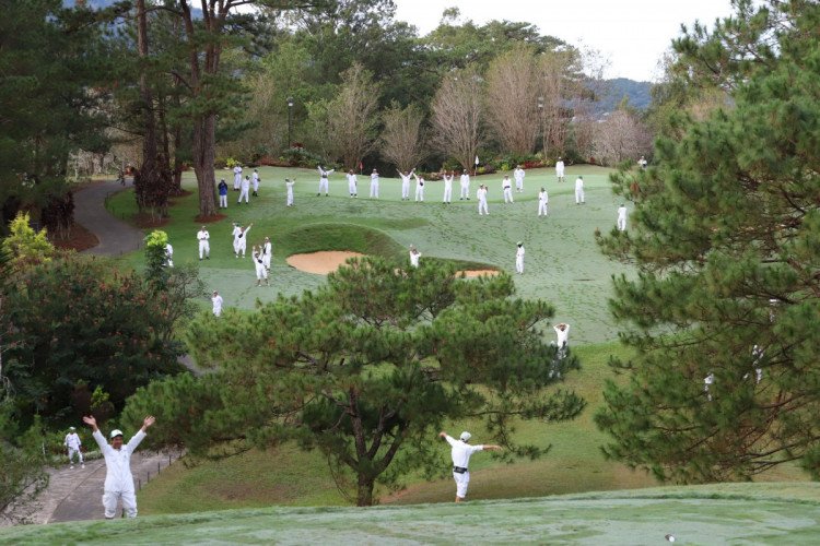 BCDA extends interim management of John Hay Golf Course