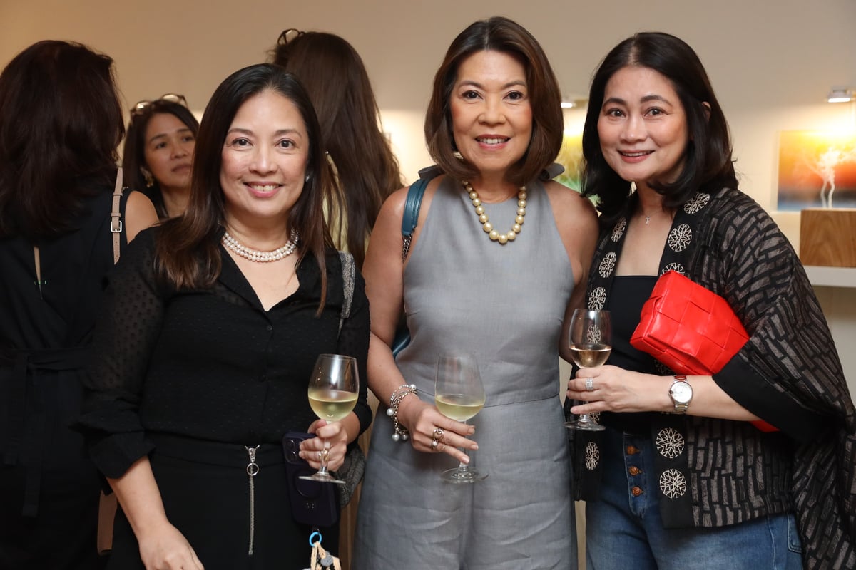 FROM left  Leah Zamora, Vina Concepcion and Reena Rosario.