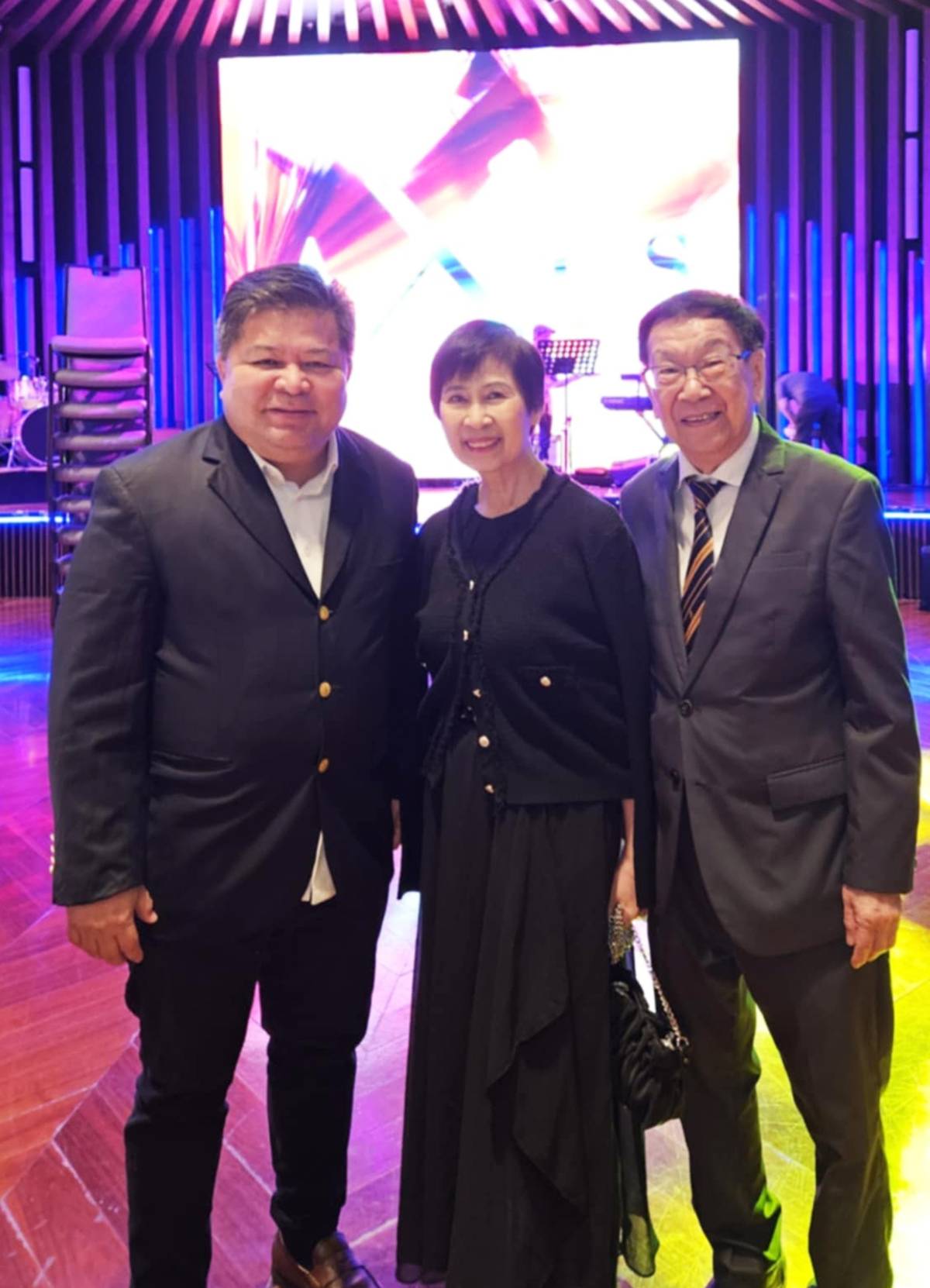 Dumaguete Mayor Felipe Remollo with Tess and Charles Lim.