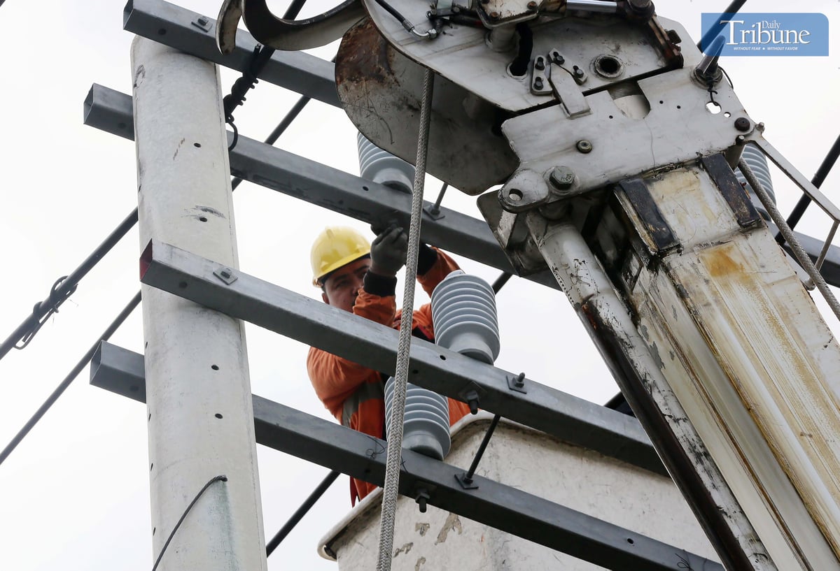 Meralco employees were quick to repair the infrastructure after the accident.