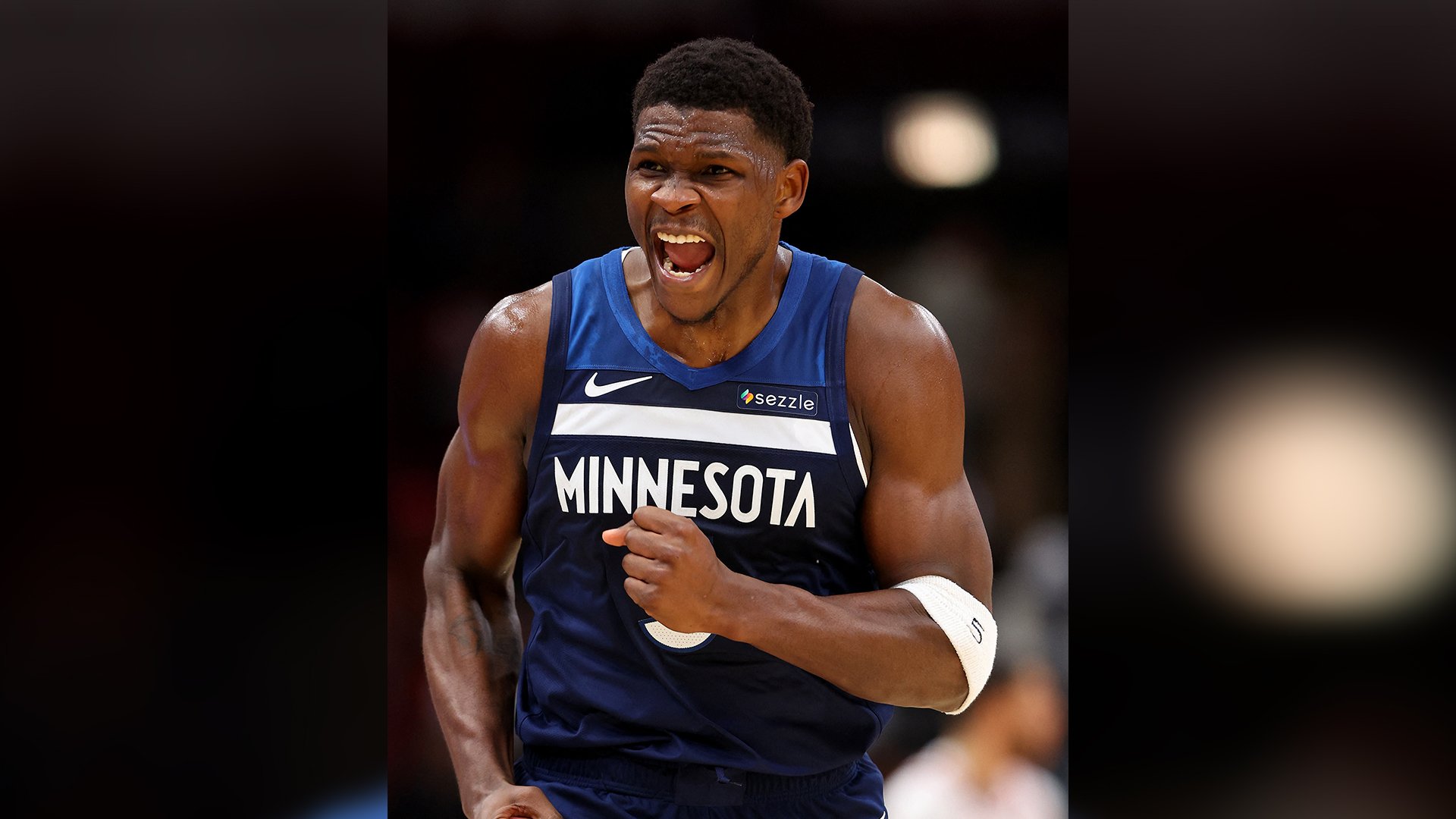 Timberwolves silence Thunder to tighten NBA playoff series