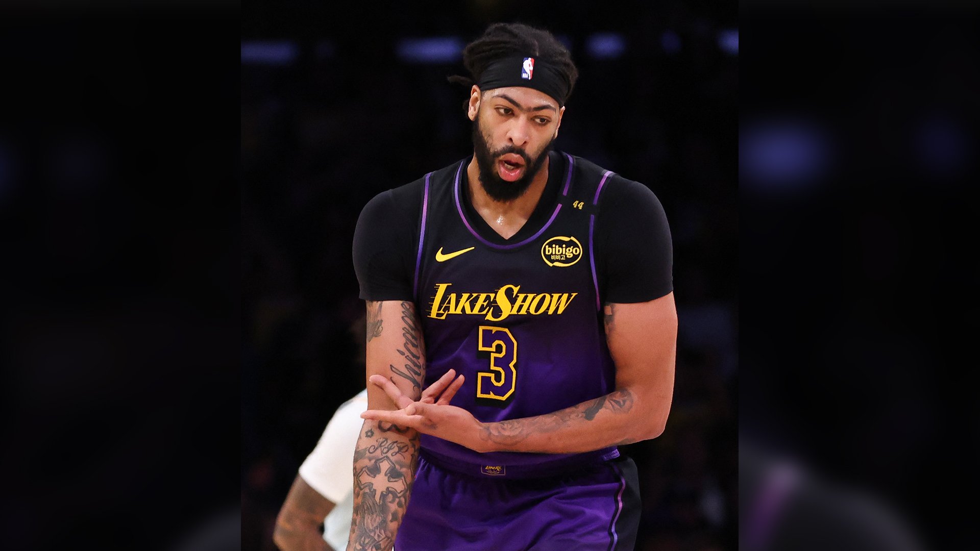 Lakers, Clippers bring joy to wildfire victims