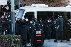 S. Korean investigators attempt to arrest impeached president Yoon