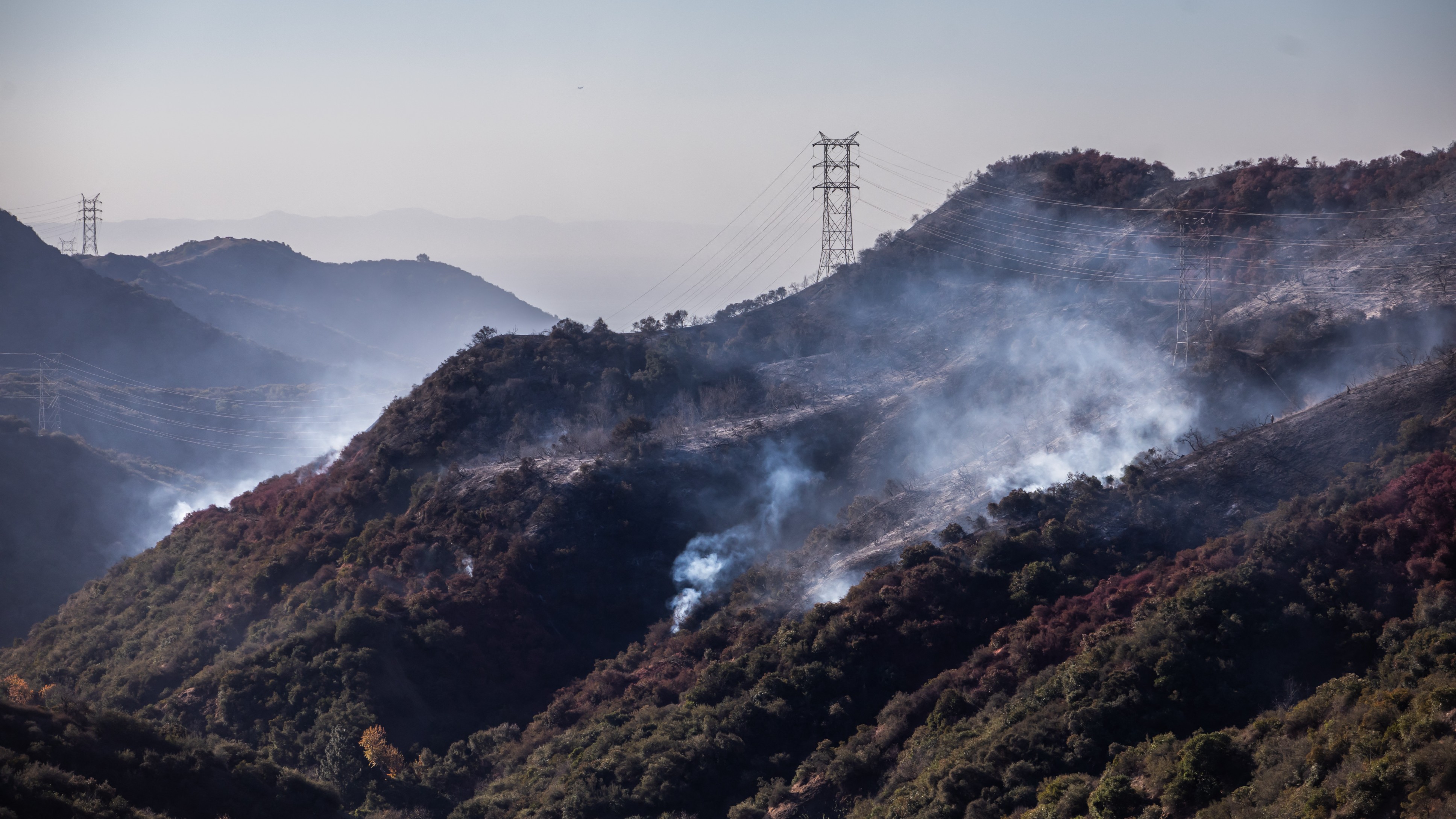 Filipinos in LA show ‘bayanihan spirit’ to help wildfire victims, fire responders 