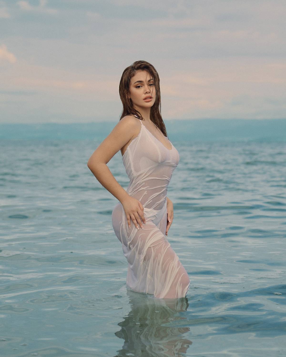 NILINAW ni Ivana Alawi ang kanyang relasyon sa brand ng alahas.