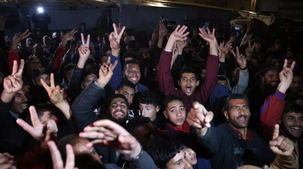 Israeli cabinet voting on Gaza ceasefire deal