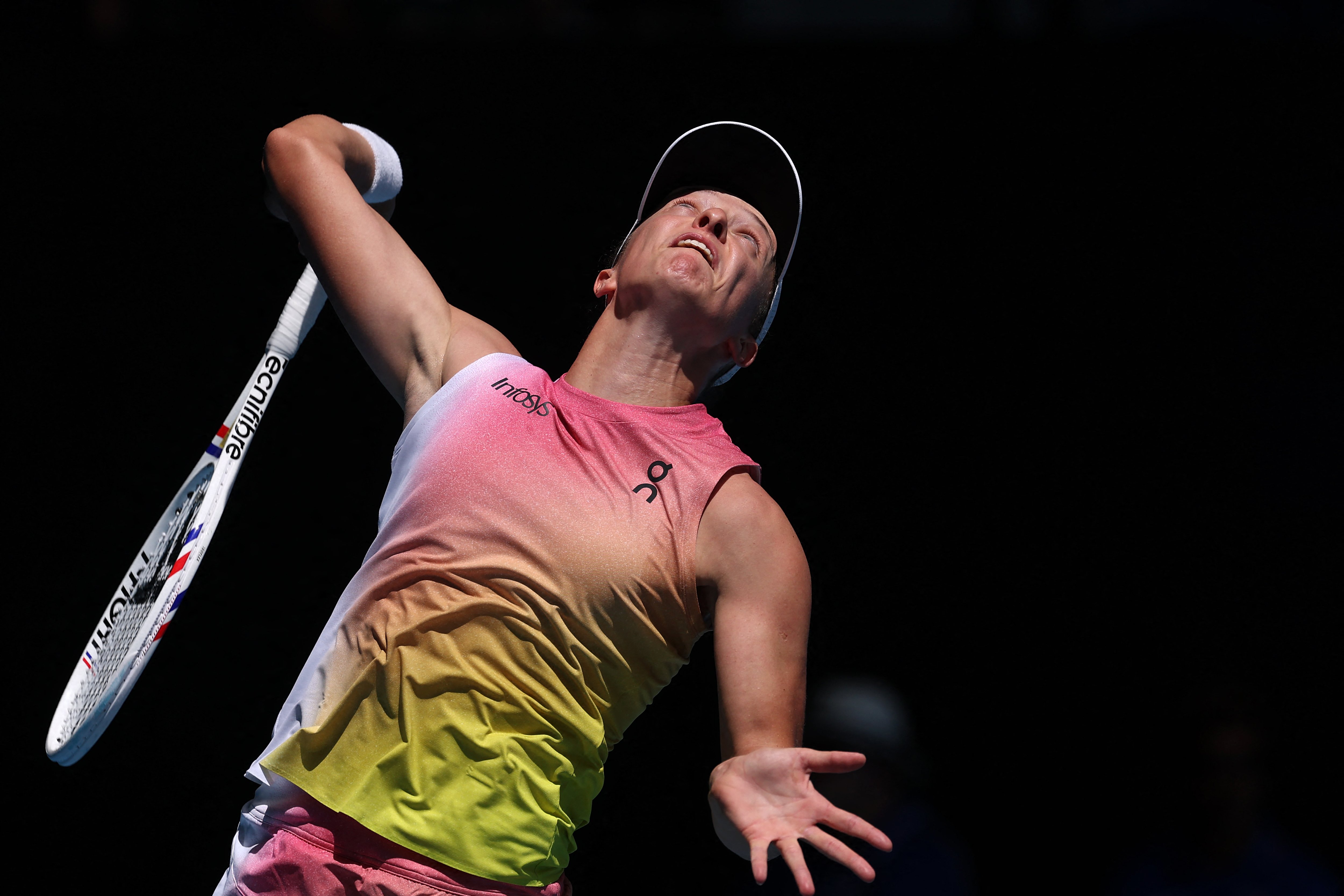 SUPERB SWIATEK: Polish powerhouse flaunts might, makes 3rd round