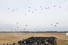 Phl army's airborne troopers join multilateral skydive in Japan