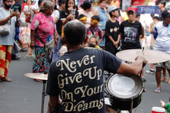 PWD buskers perform for Sto. Niño devotees at Tondo Church