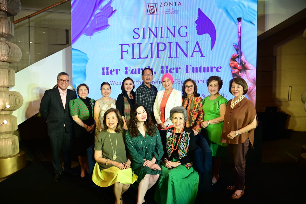 Seated are Zonta International past international president Olivia Ferry, ZCME president Joanne Zapanta Andrada, and ZCME past president Maritess Pineda. (Standing) emcee Rico Hizon, Airspeed chairperson and president Rosemarie Rafael, ZCME past president Armita Rufino, Sining Filipina committee chair and ZCME treasurer Stella Cabalatungan, Art Association of the Philippines president Fidel Sarmiento, ZCME assistant treasurer Melissa Romualdez, SM Supermalls vice president for Corporate Marketing Grace Magno, ZCME past president Carolina Llanillo and Sining Filipina judging committee chair Ada Mabilangan.
