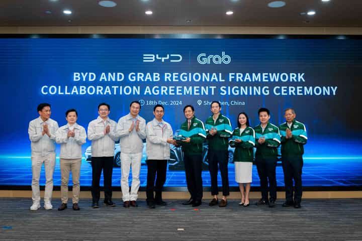 James Ng, general manager of Singapore & Philippines, Eagle Zhao general manager of Malaysia & Indonesia, Benson Ke general manager of Thailand, Liu Xueliang, BYD Asia-Pacific Auto Sales Division — general manager, He Zhiqi, executive vice president Chuck Kim managing director, Group Business Development & Capital Markets of Grab, Joshua Chiang Regional head (Automotive & Energy Partnerships), Group Business Development of Grab, Sandy Anavachkul — director, Mobility and Driver Operations of Grab Thailand, Victor Sim — director, GrabRentals of Grab Singapore, Steve Ardianto — director, Fleet & Rentals Business of Grab Indonesia.