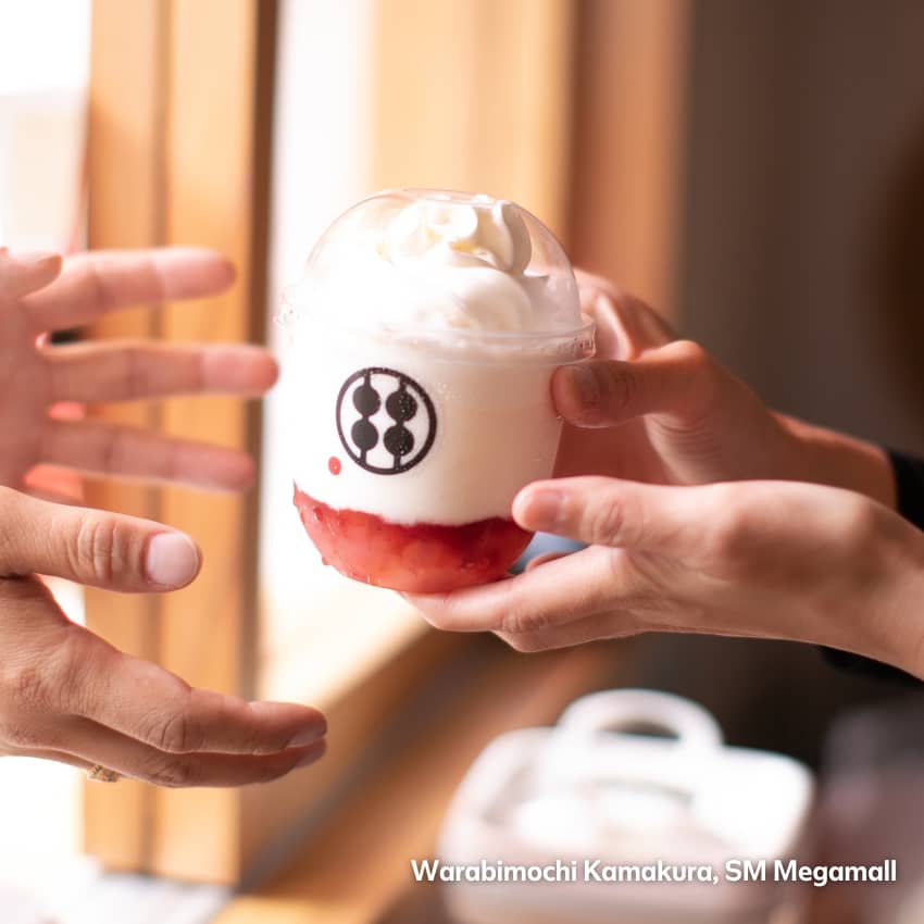 Warabimochi Kamakura's refreshing beverages are packed with chewy warabimochi pieces.
