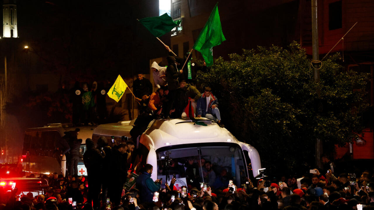 Israeli hostages, Palestinian detainees freed