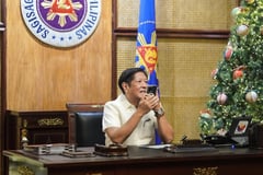 Marcos congratulates Donald