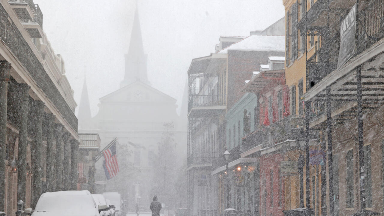 Rare snow socks New Orleans as Arctic blast chills much of U.S.