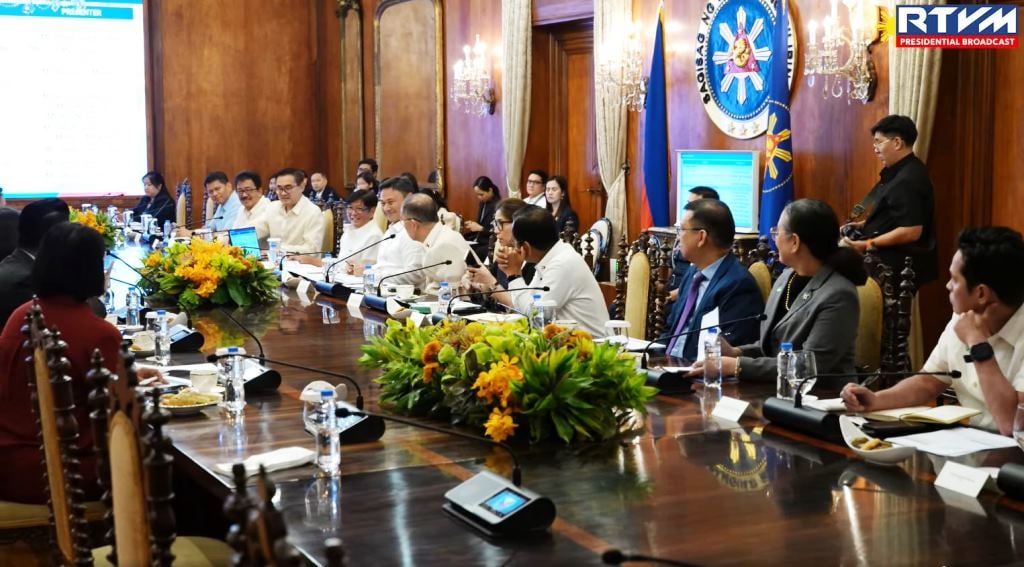 Marcos backs semiconductor industry growth