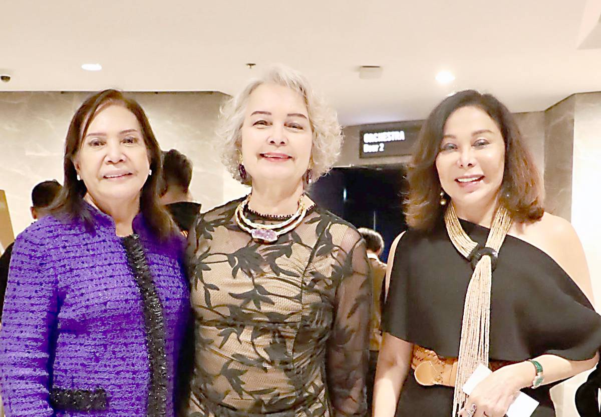 Marife Zamora, Margie Moran Floreindo and Emma Imperial.