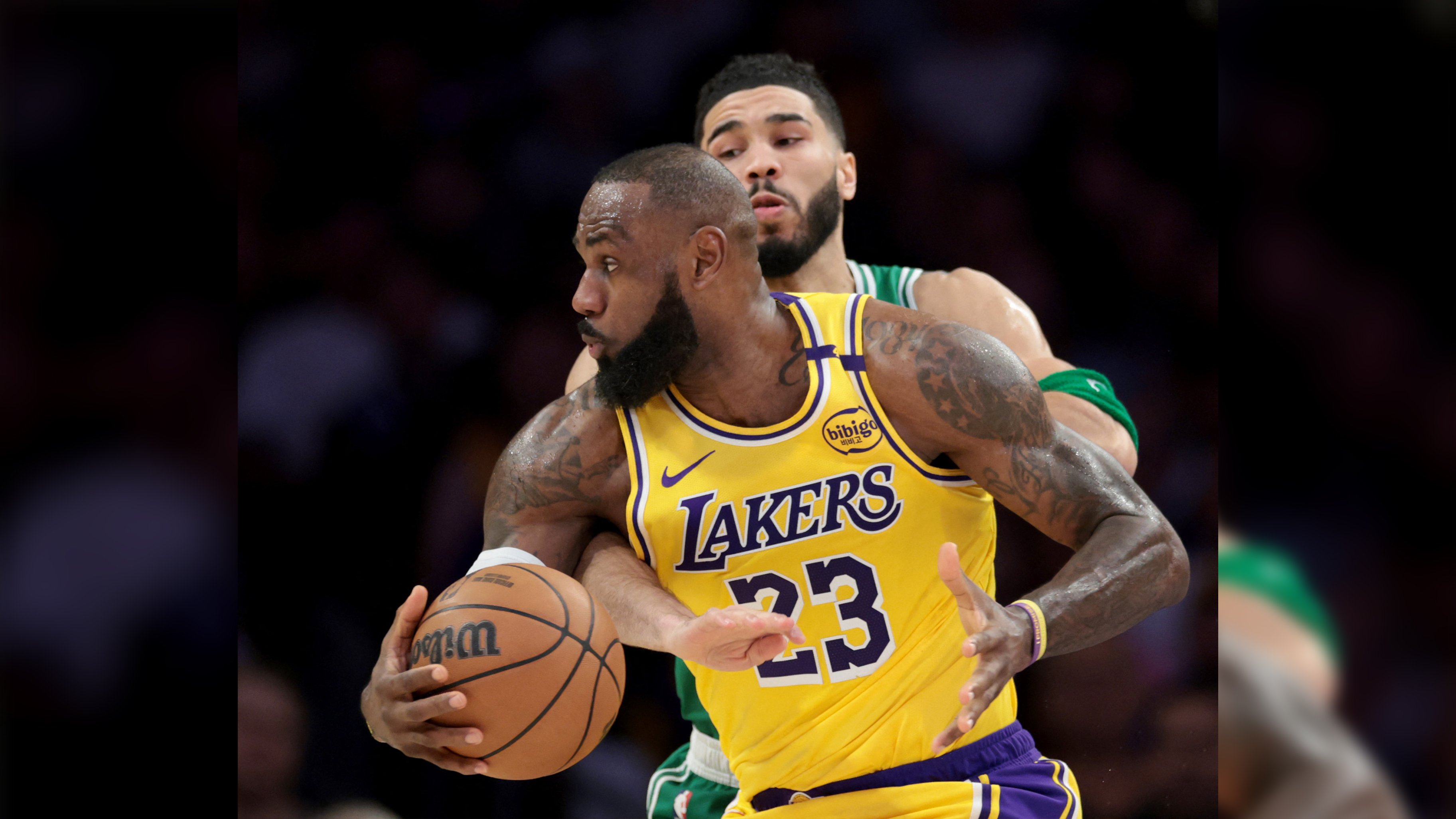 James, Davis lead Lakers past Celtics
