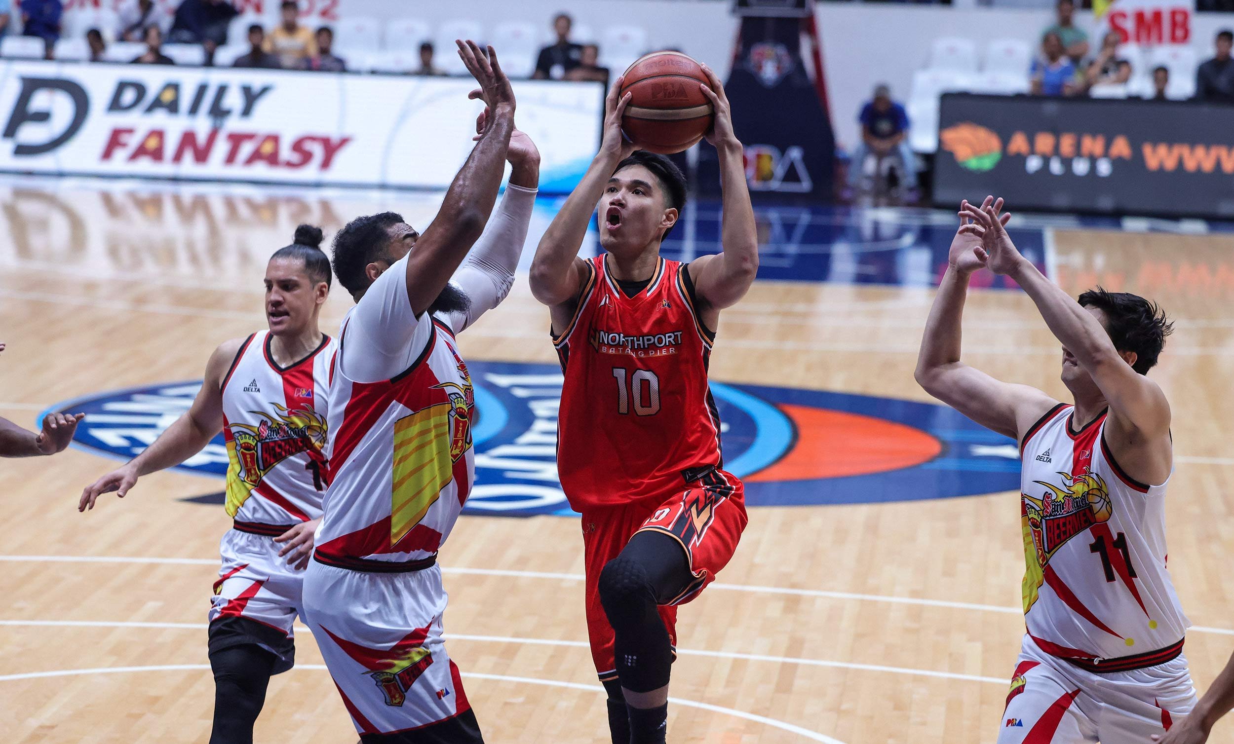 Arvin Tolentino and the NorthPort Batang PIer will face the Blackwater Bossing for a chance to secure a twice-to-beat incentive in the quarterfinals of the PBA Commissioner’s Cup.