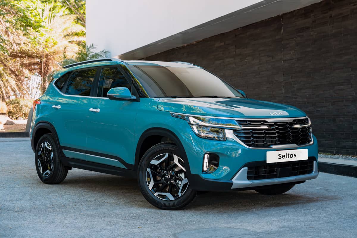 KIA’s sleek and modern SUV stands out with its striking design and versatile performance.