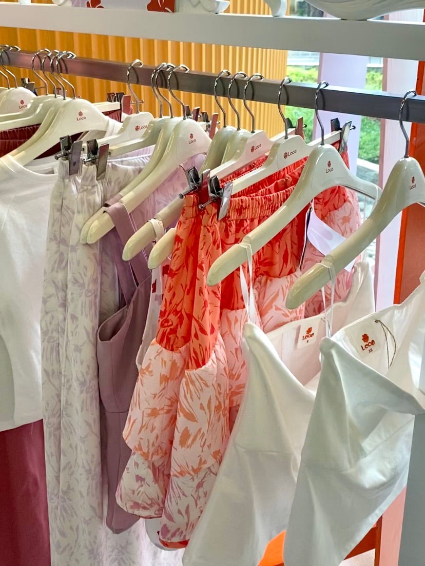 Collection with fabrics made from recycled PET bottles