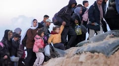 Palestinians return to north Gaza after hostage diplomacy breakthrough