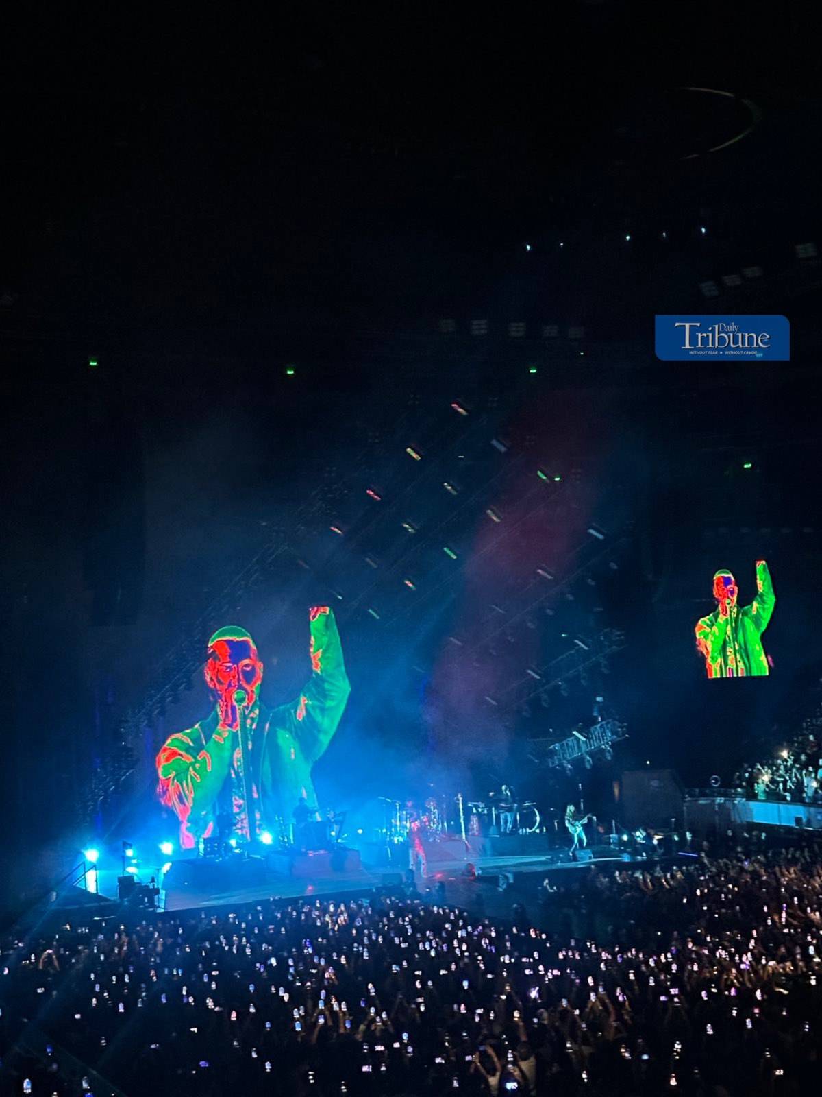 Rocking Manila: Maroon 5’s fifth Manila concert proves once again that Filipino fans are among the loudest and most passionate.