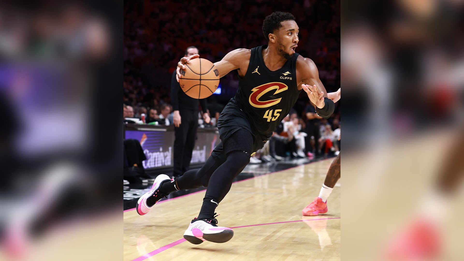 Mitchell powers short-handed Cavs