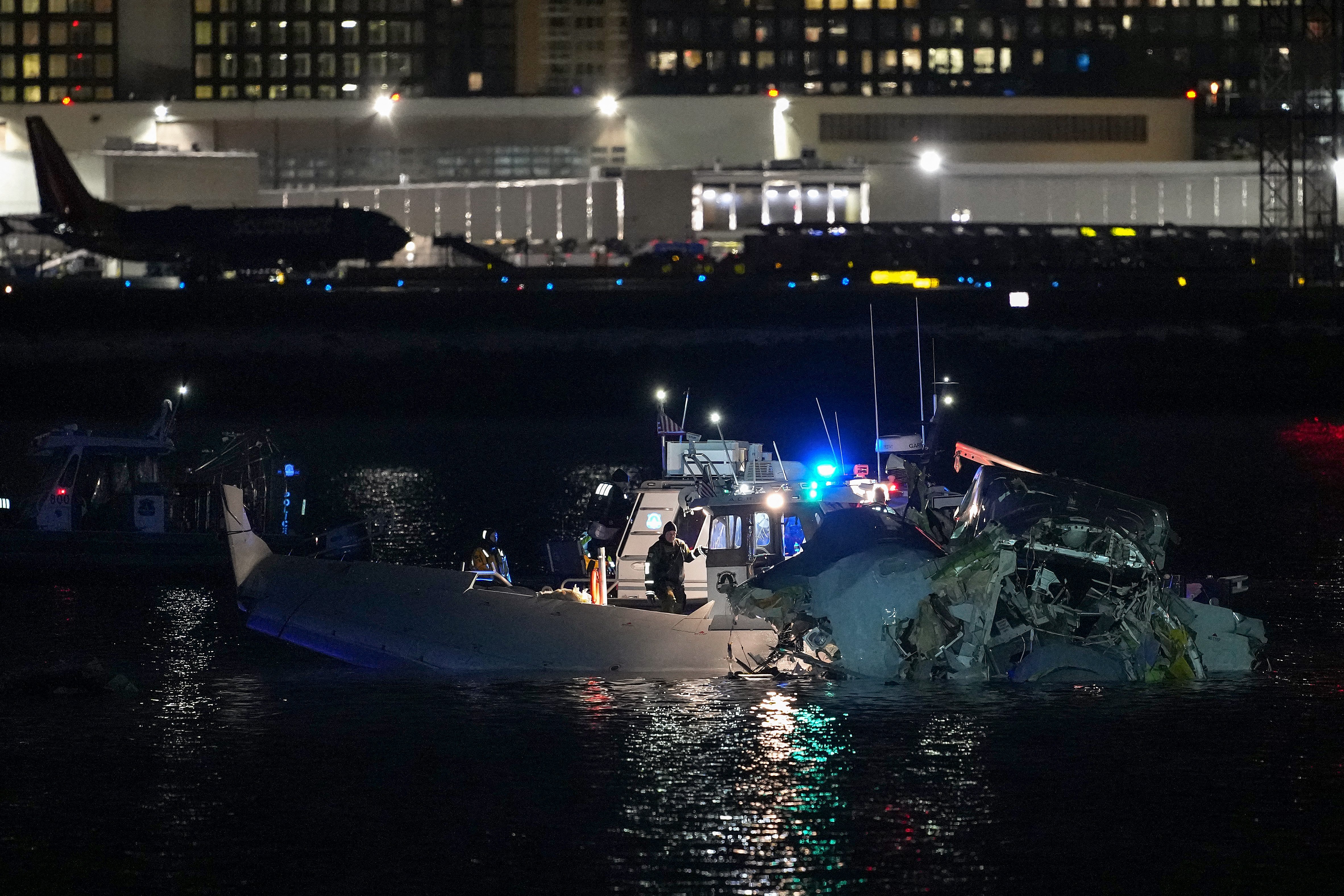 Plane carrying 64 collides with helicopter, crashes in Washington