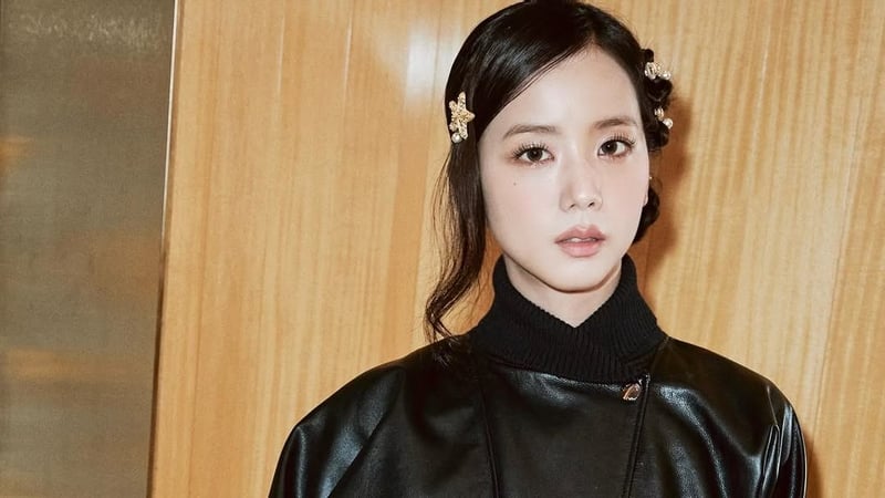 Jisoo goes solo, joins Warner Records