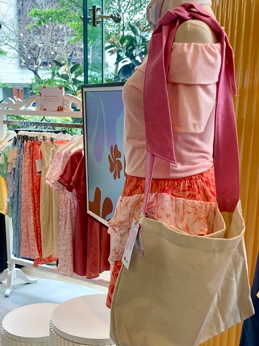 Tote bag
