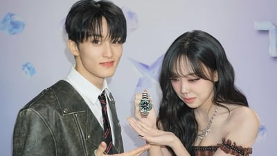 Lee Young Ji thanks Mark Lee for
luxurious watch gift