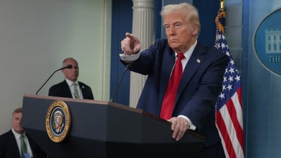 Trump blames  'diversity' for deadly Washington air collision 