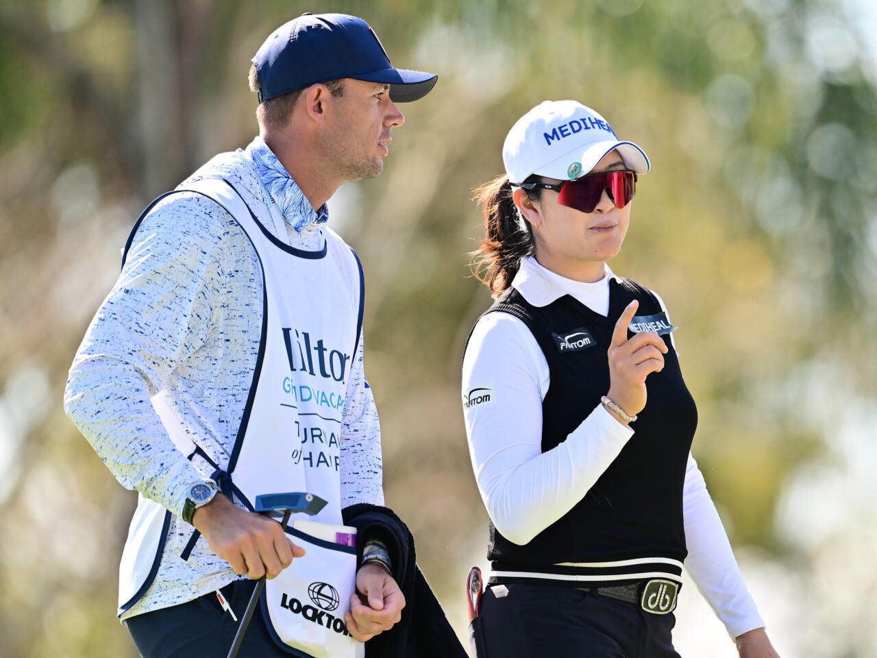 Kim posts 4-stroke lead