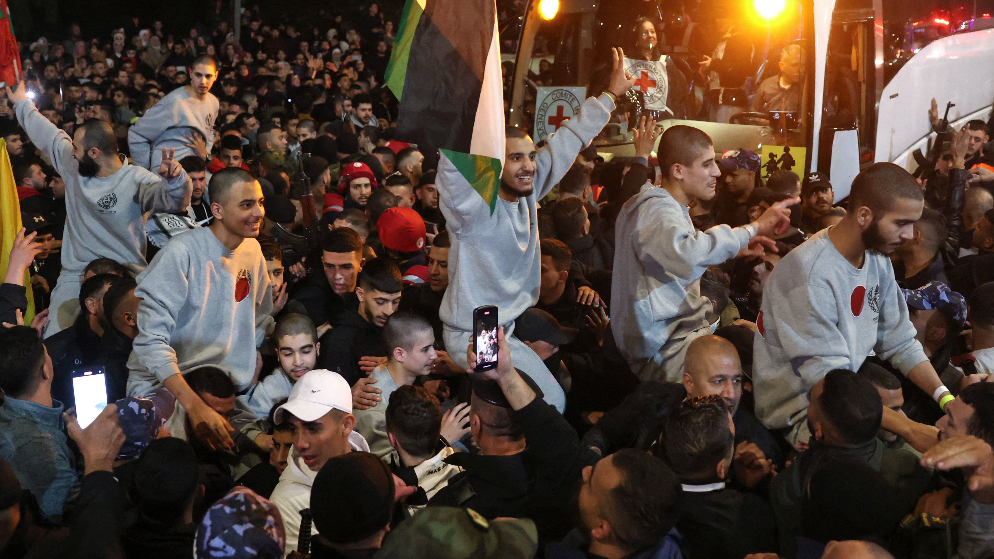 Israel frees 110 Palestinian prisoners
