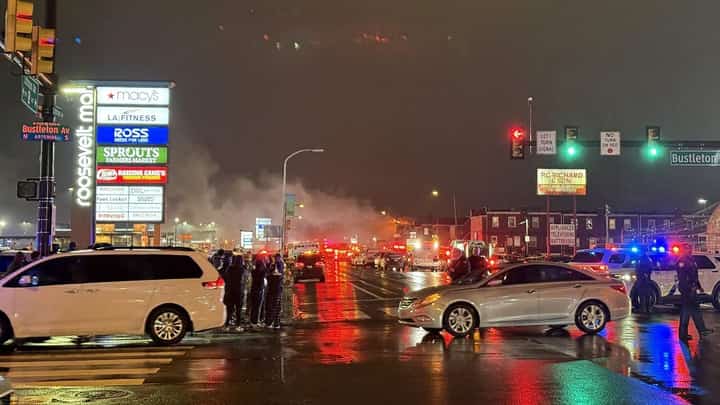 A small aircraft crashed and sparked a large fire in a built-up neighborhood of Philadelphia on 31 January 2025, prompting a major emergency response, local media reported.