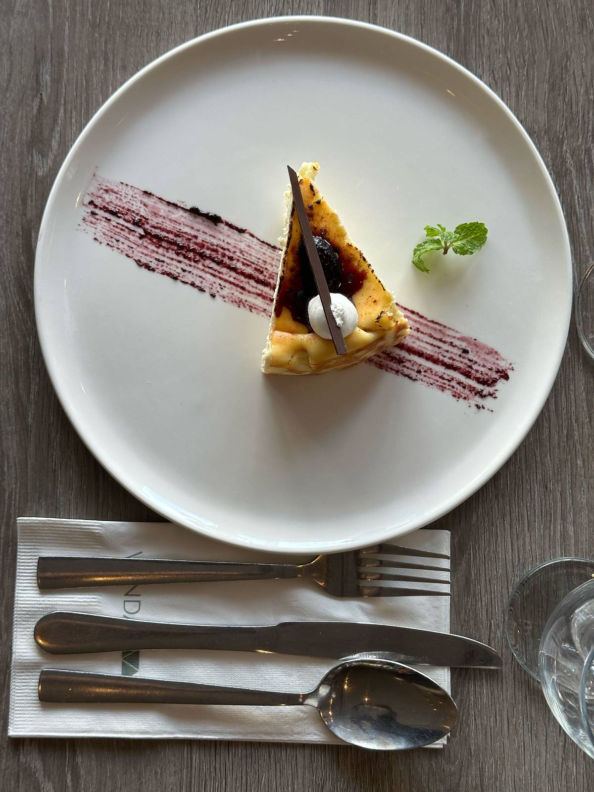 MALAGOS Burnt Basque Cheesecake.