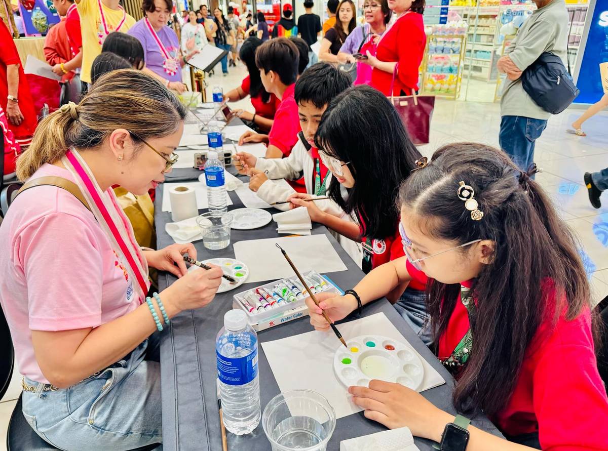 Chan Lim’s family of artists and students passionately passing down the passion of creating traditional Chinese painting through proper color mixing.