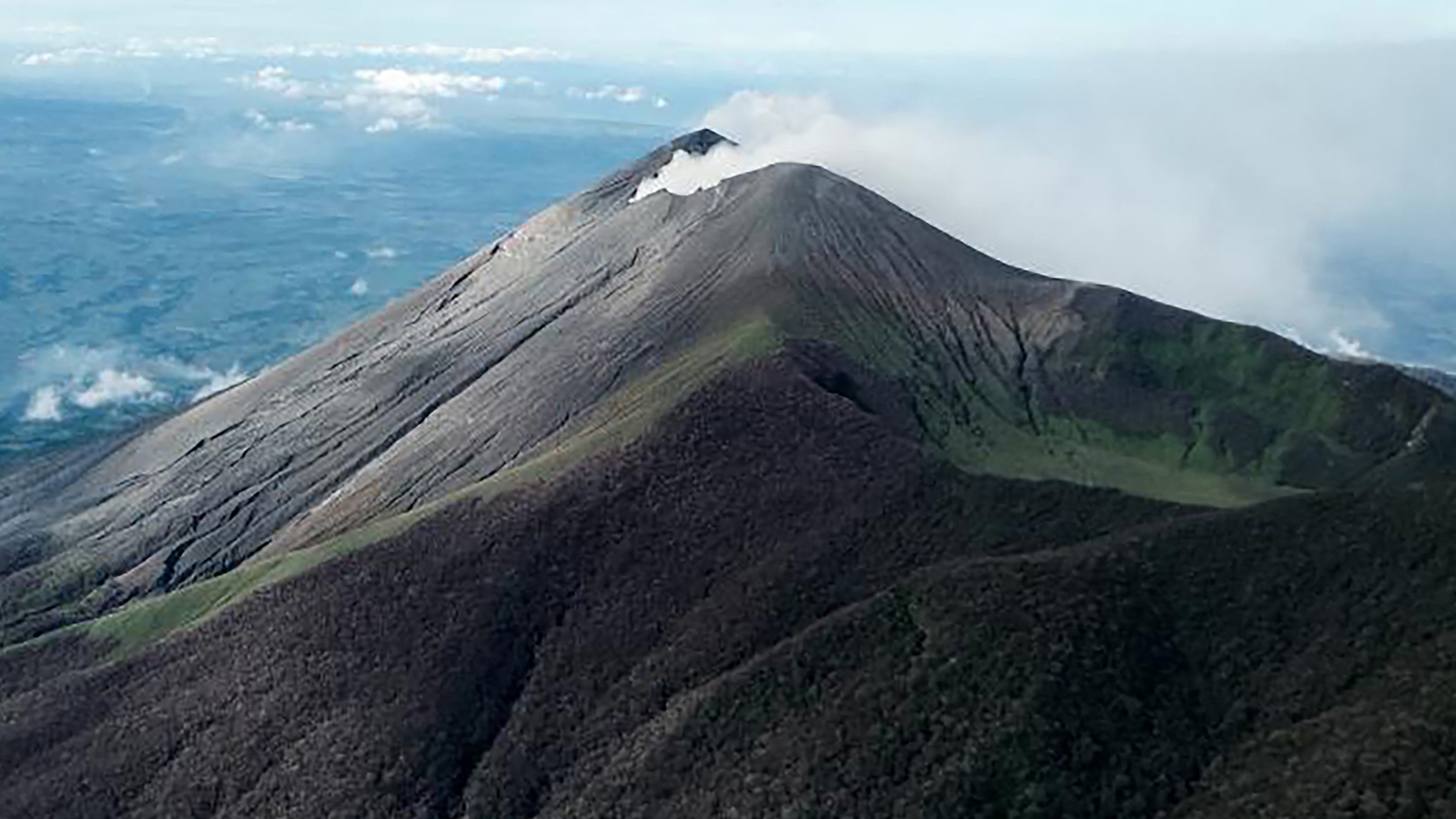 Kanlaon sulfur emission dips 