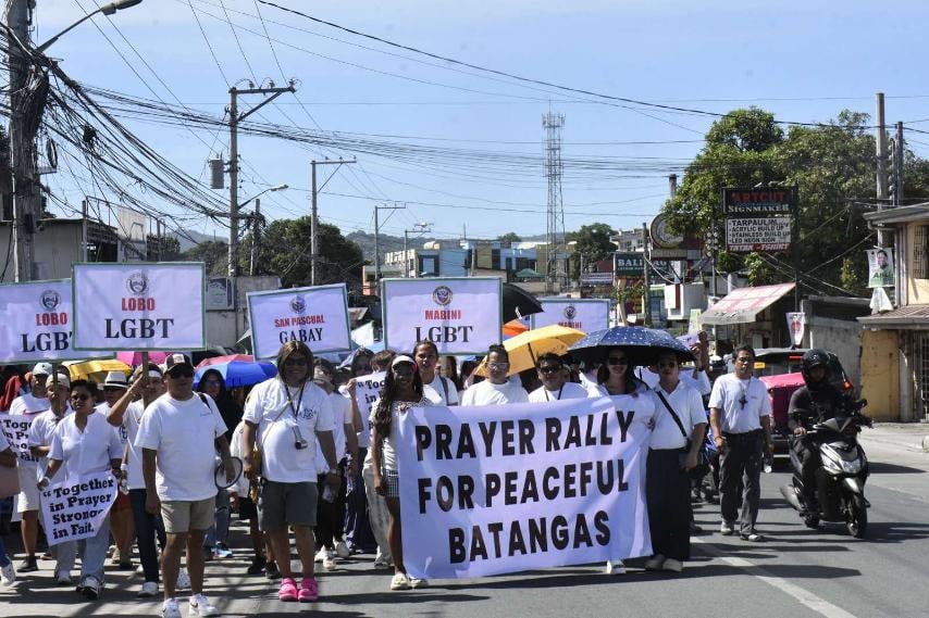 Thousands join prayer rally for a peaceful Batangas