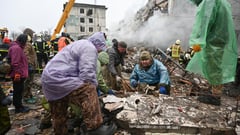 Russia, Ukraine trade blame for attack on Kursk school