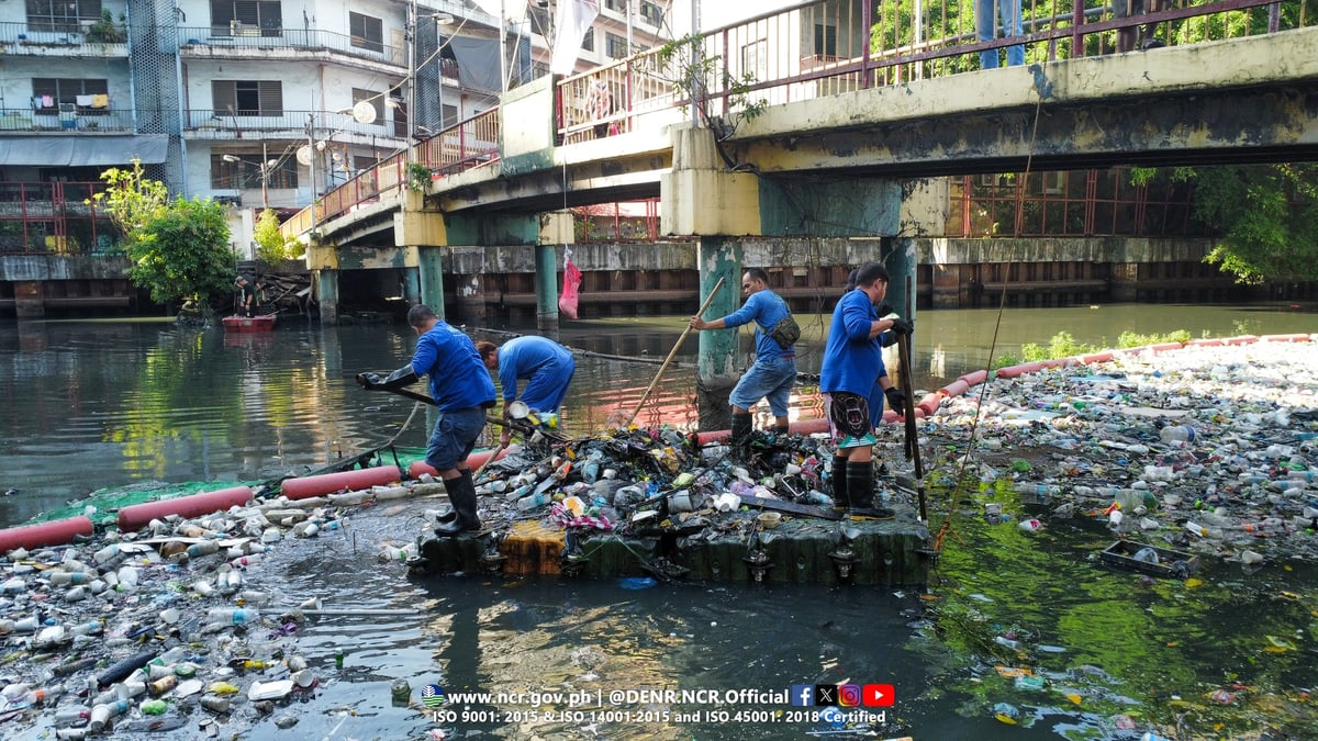 Big bow to the basura busters: DENR fetes 2,600 estero and river rangers