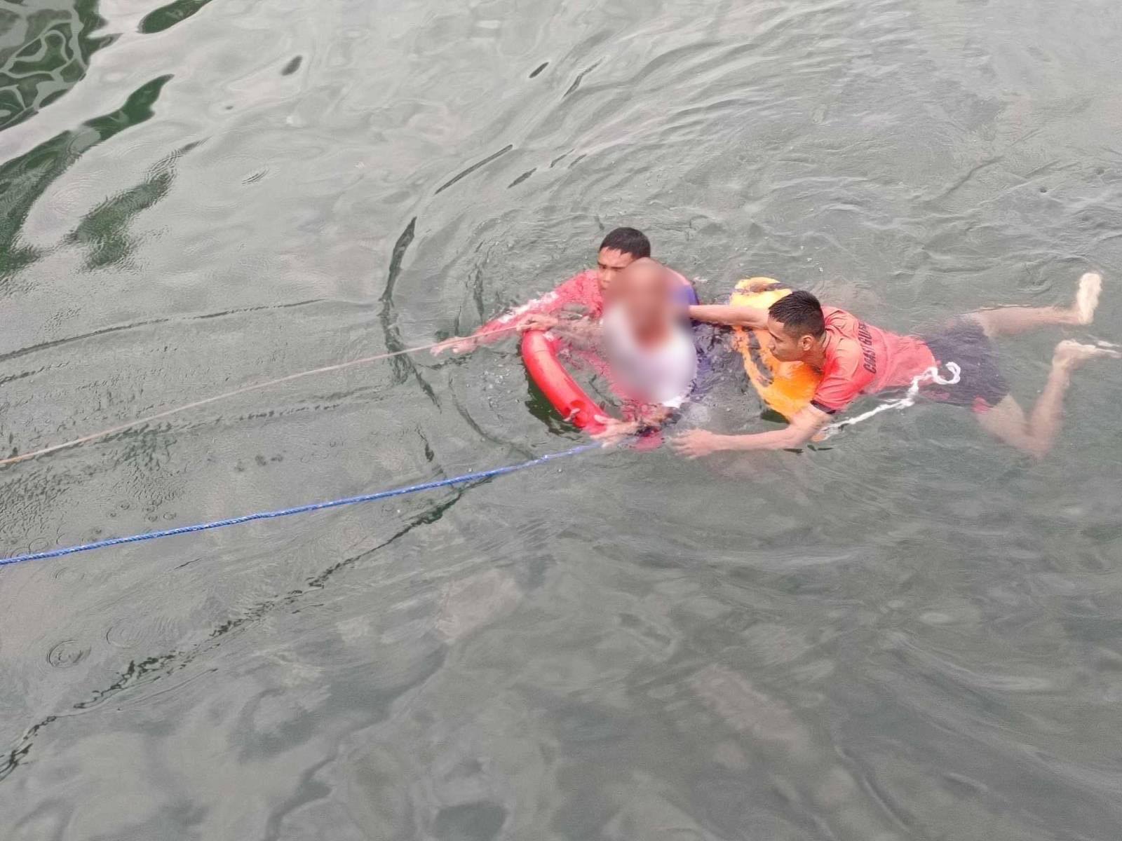 PCG rescues man who fell overboard at Lucena Port