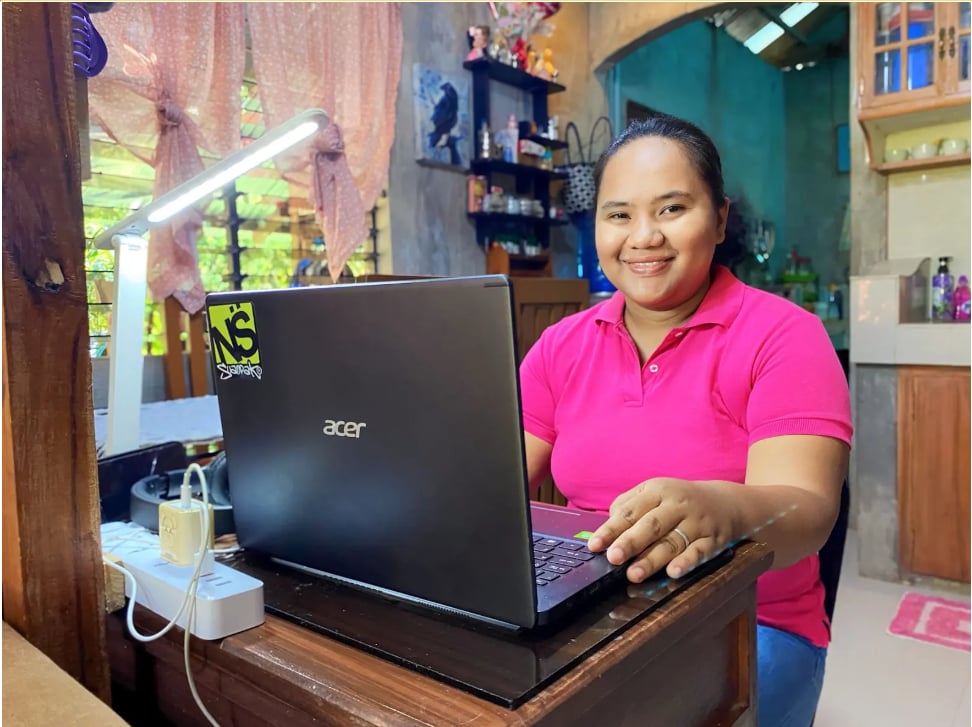 Breastfeeding mom Wennice Bataan transforms her life by gaining new skills through the Aboitiz Foundation’s Elevate AIDA programs!